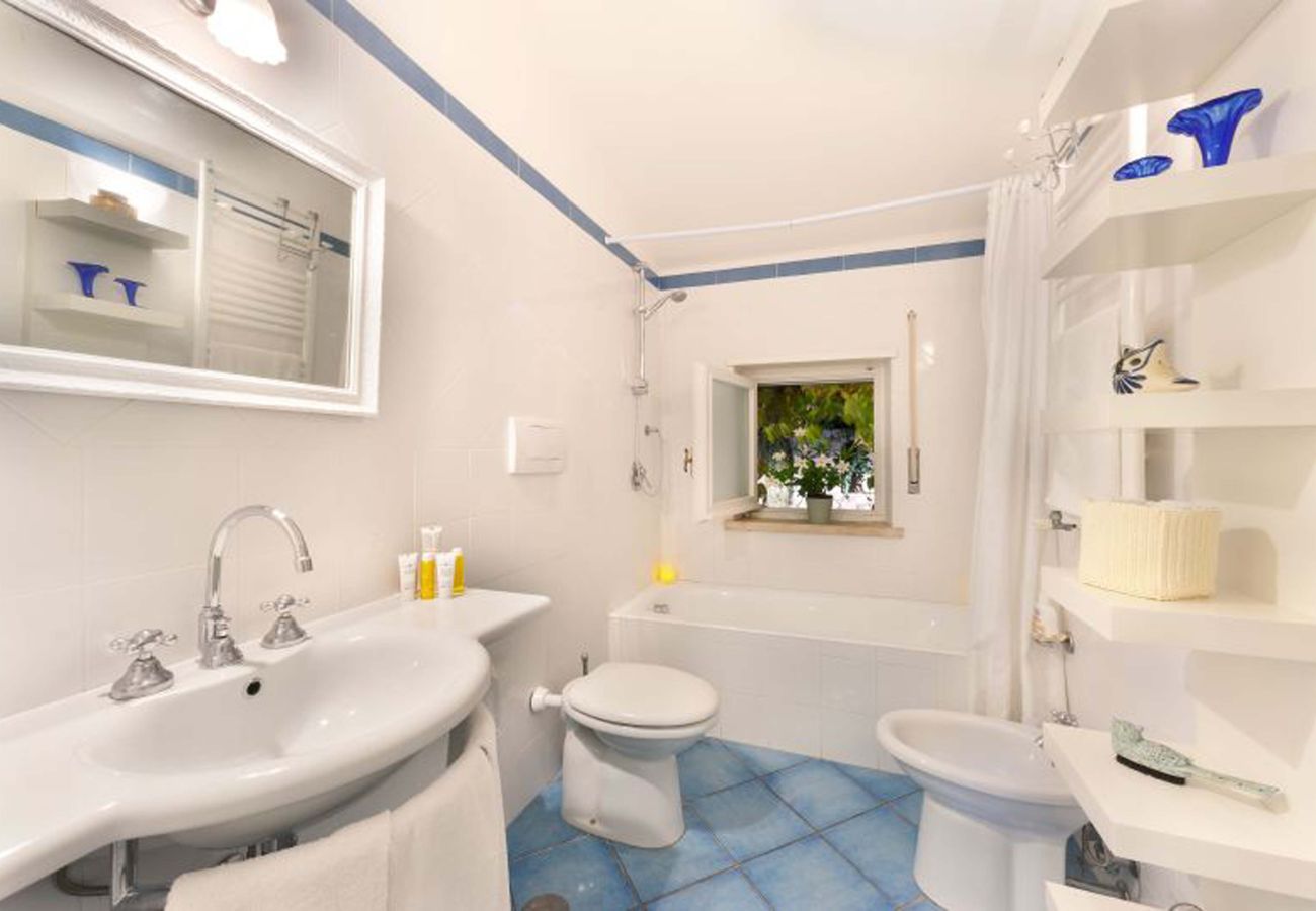 Villa in Piano di Sorrento - AMORE RENTALS - Villa Auxilia with Shared Pool and Terrace