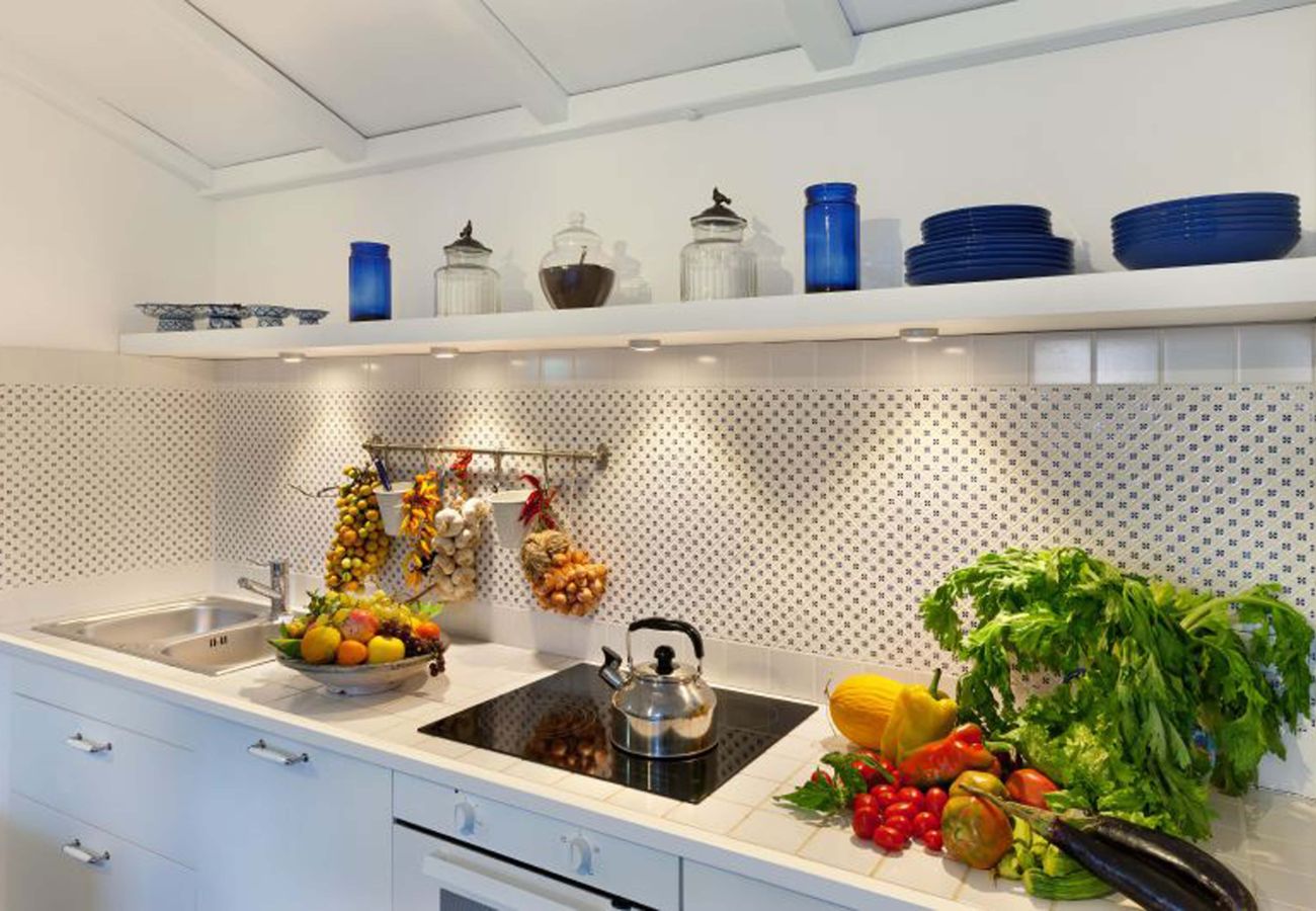 Villa in Piano di Sorrento - AMORE RENTALS - Villa Auxilia with Shared Pool and Terrace