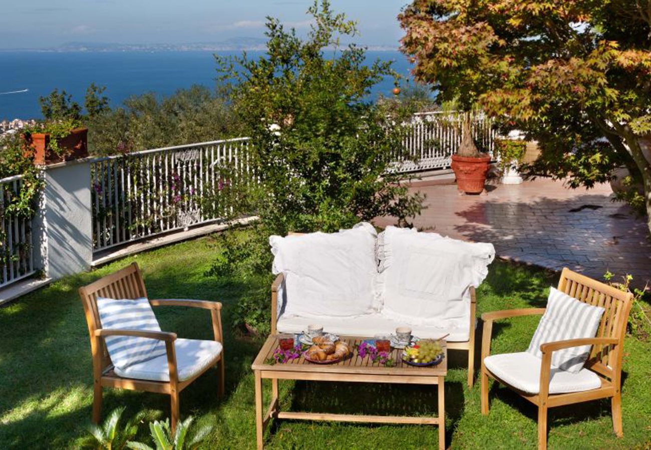 Villa in Piano di Sorrento - AMORE RENTALS - Villa Auxilia with Shared Pool and Terrace
