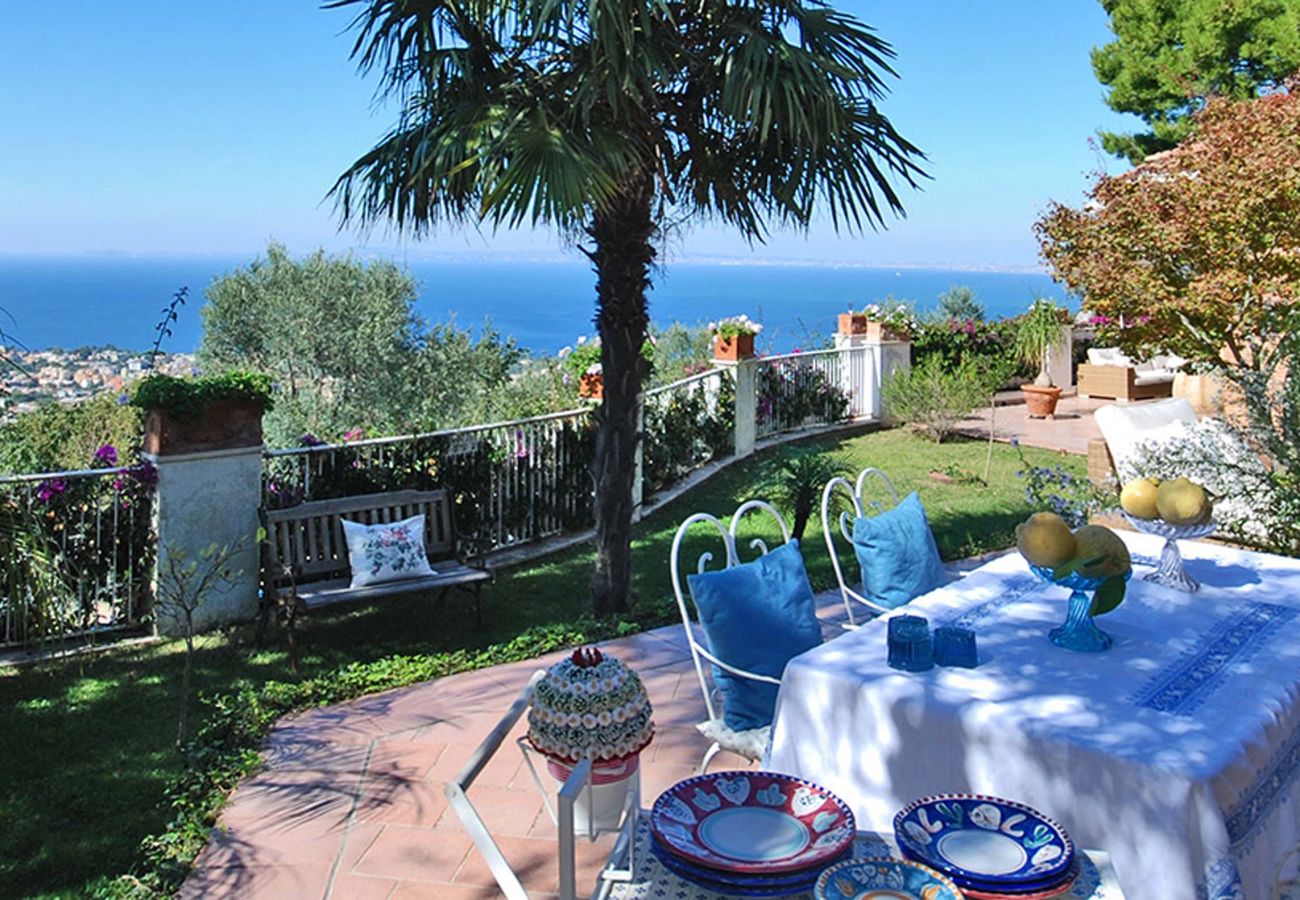 Villa in Piano di Sorrento - AMORE RENTALS - Villa Auxilia with Shared Pool and Terrace