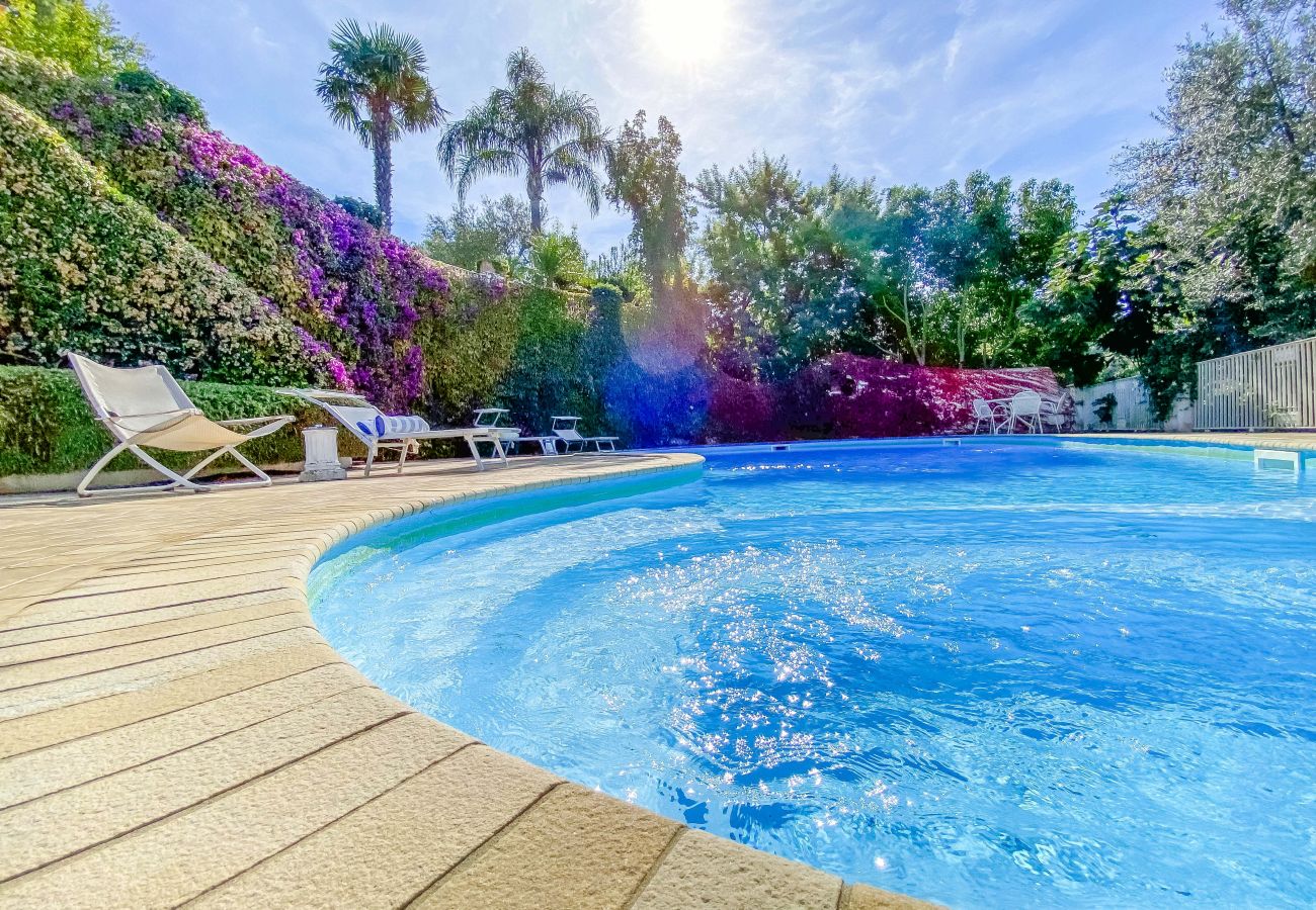 Villa in Piano di Sorrento - AMORE RENTALS - Villa Auxilia with Shared Pool and Terrace