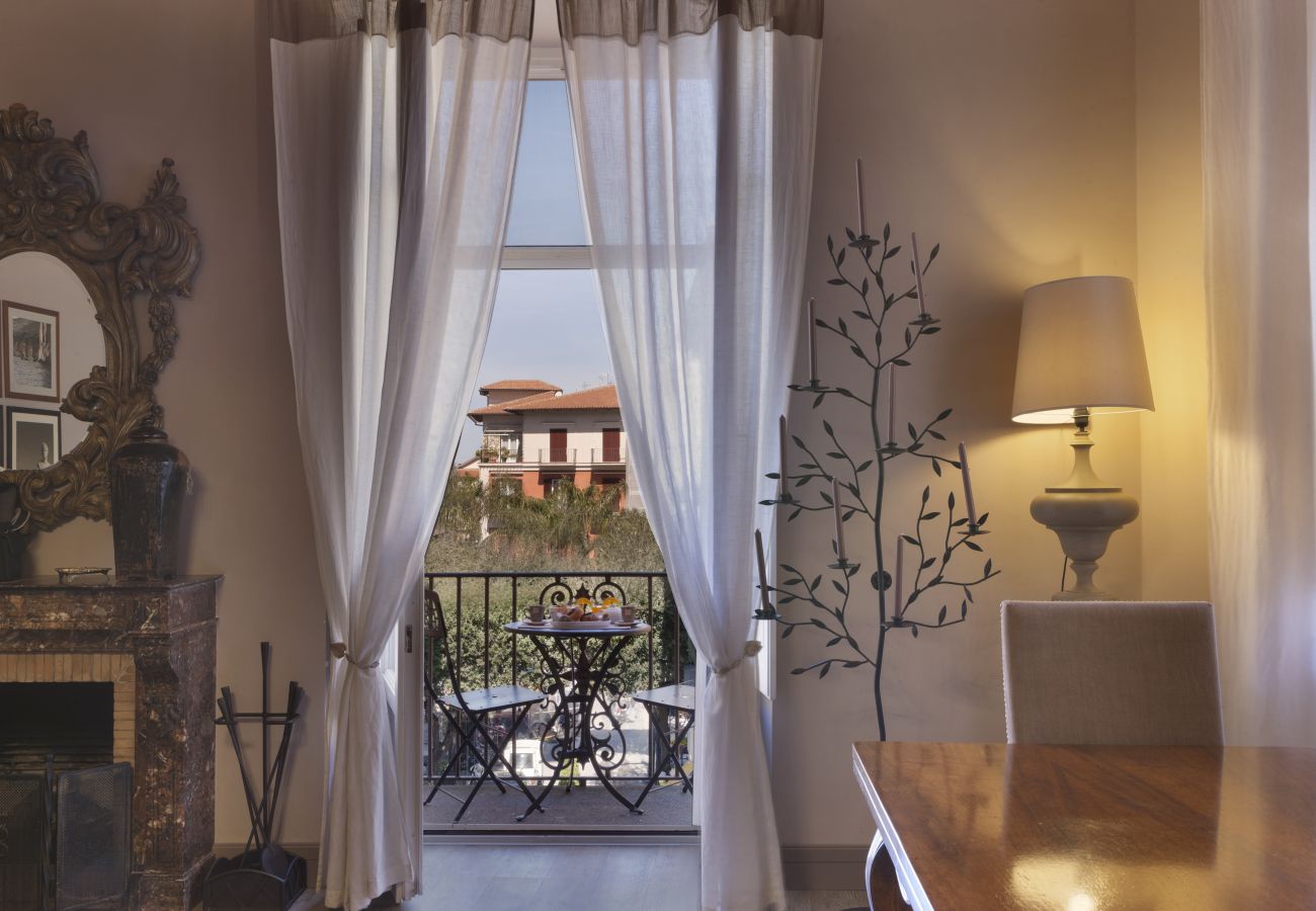 Apartment in Sorrento - AMORE RENTALS - Palazzo Mary in Piazza Tasso