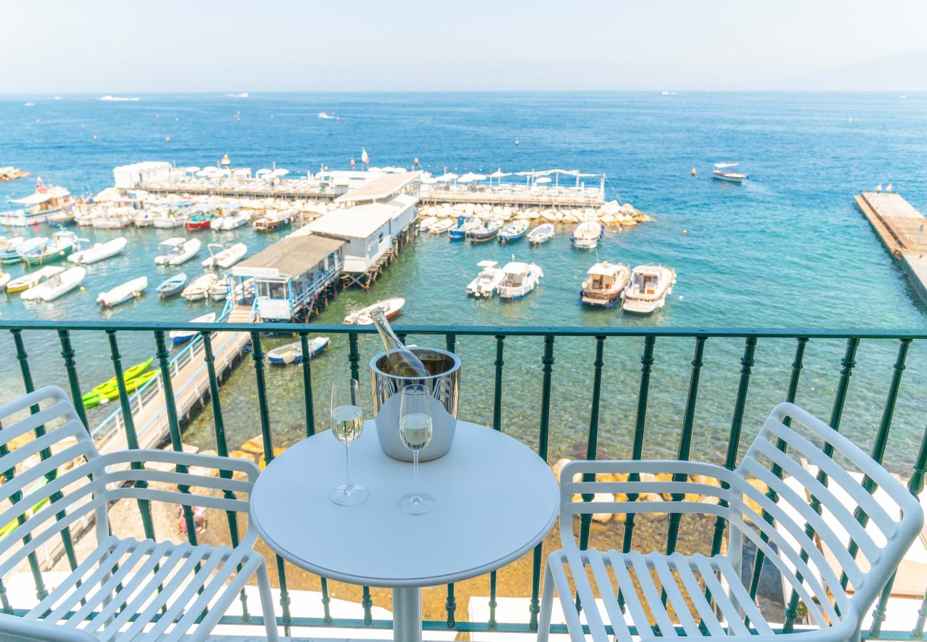 Apartment in Sorrento - Maison Marika - Sea View, a Few Steps Away from the Beach