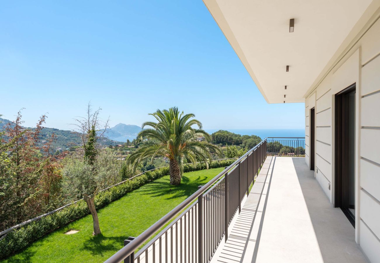 Villa in Massa Lubrense - AMORE RENTALS - Villa Cantuccio dei Sogni with Pool and Sea View