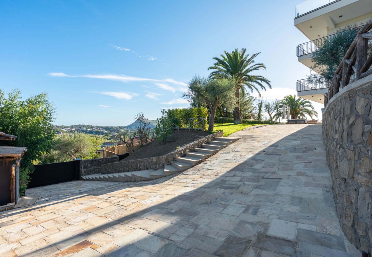 Villa in Massa Lubrense - AMORE RENTALS - Villa Cantuccio dei Sogni with Pool and Sea View