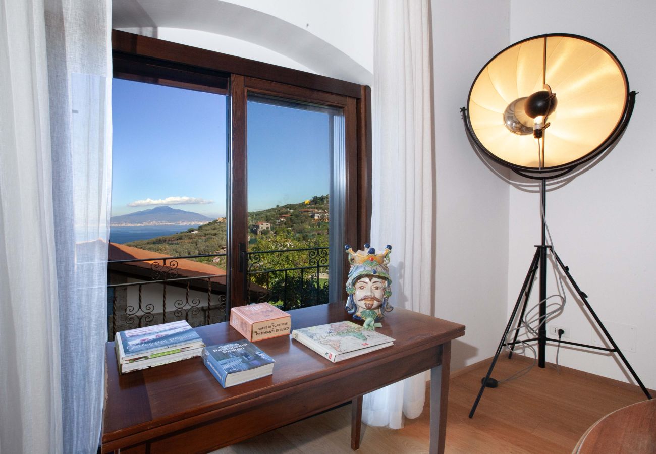 Villa in Sorrento - AMORE RENTALS - Villa Florinda with Private Pool and Sea View