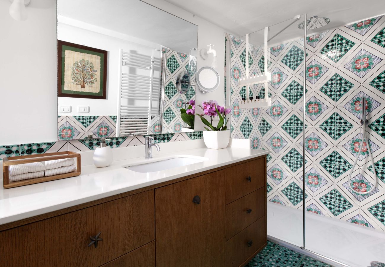 Villa in Sorrento - AMORE RENTALS - Villa Florinda with Private Pool and Sea View