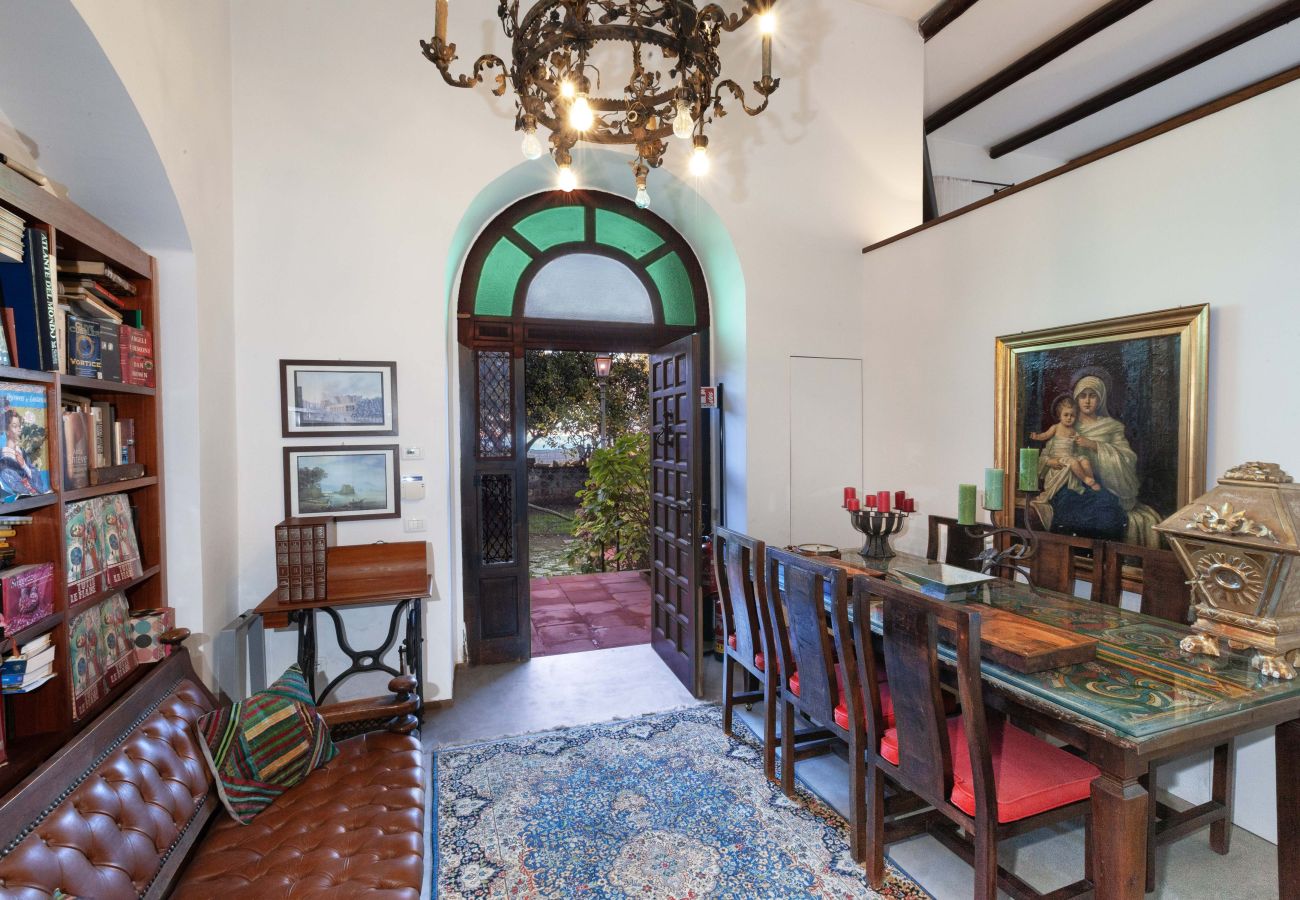 Villa in Sorrento - AMORE RENTALS - Villa Florinda with Private Pool and Sea View