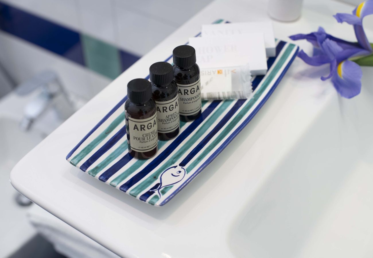 Villa in Amalfi - AMORE RENTALS - Villa Costa Incantata with Sea View and Jacuzzi