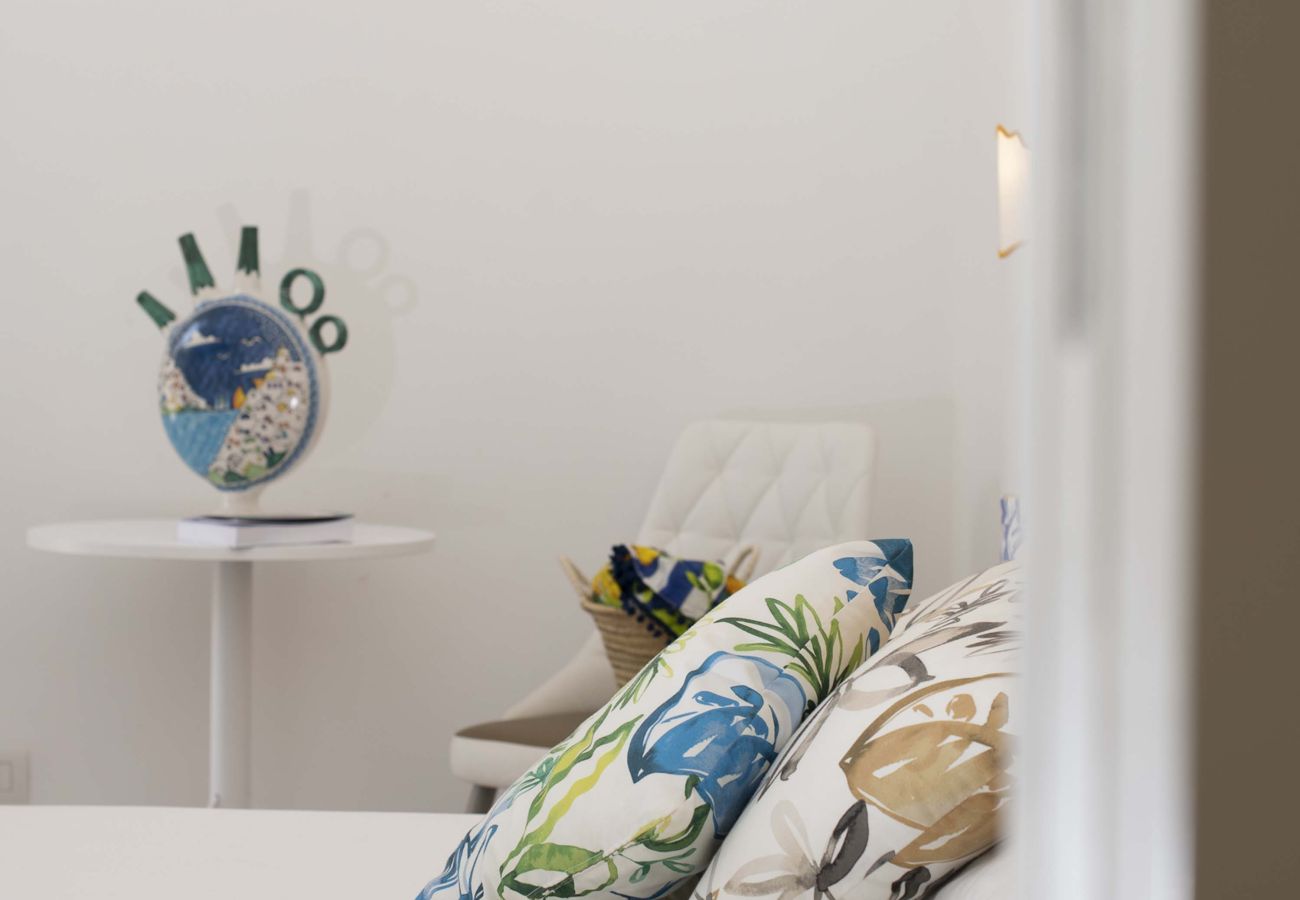 Villa in Amalfi - AMORE RENTALS - Villa Costa Incantata with Sea View and Jacuzzi