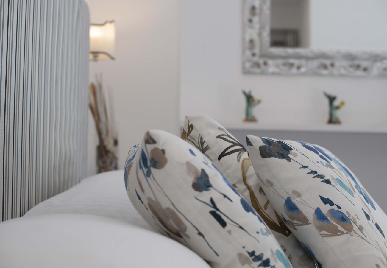 Villa in Amalfi - AMORE RENTALS - Villa Costa Incantata with Sea View and Jacuzzi