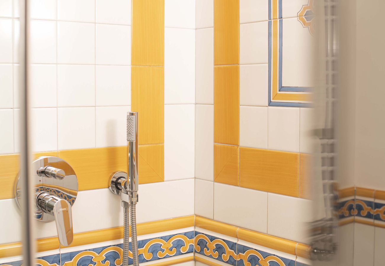 Villa in Amalfi - AMORE RENTALS - Villa Costa Incantata with Sea View and Jacuzzi