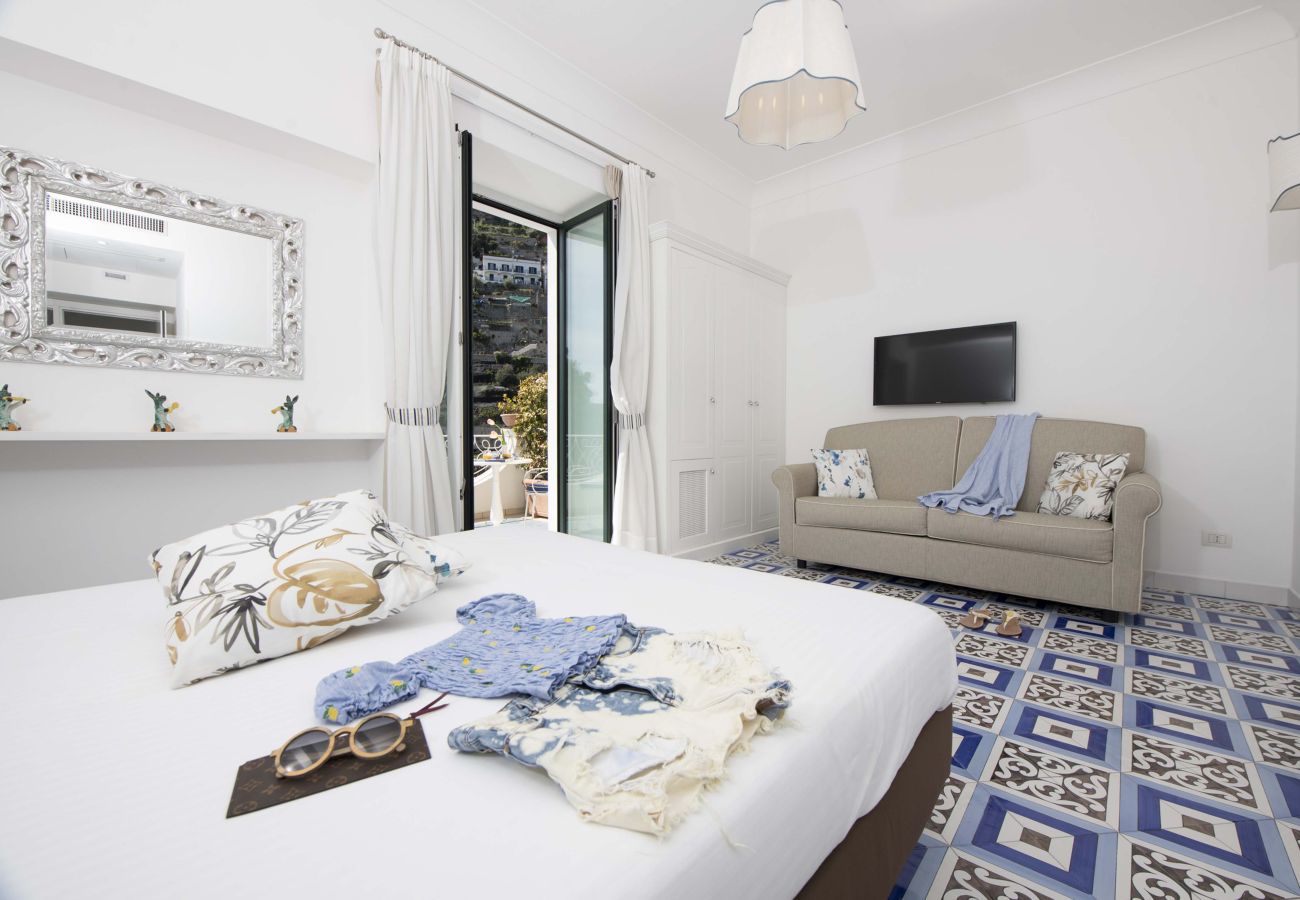 Villa in Amalfi - AMORE RENTALS - Villa Costa Incantata with Sea View and Jacuzzi