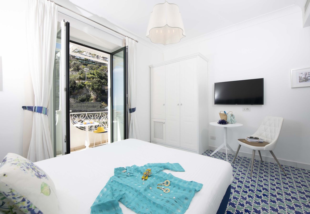 Villa in Amalfi - AMORE RENTALS - Villa Costa Incantata with Sea View and Jacuzzi