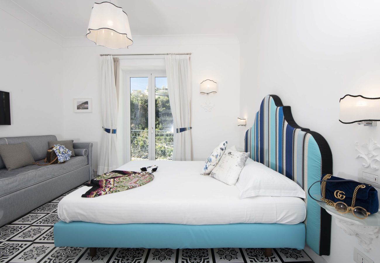 Villa in Amalfi - AMORE RENTALS - Villa Costa Incantata with Sea View and Jacuzzi