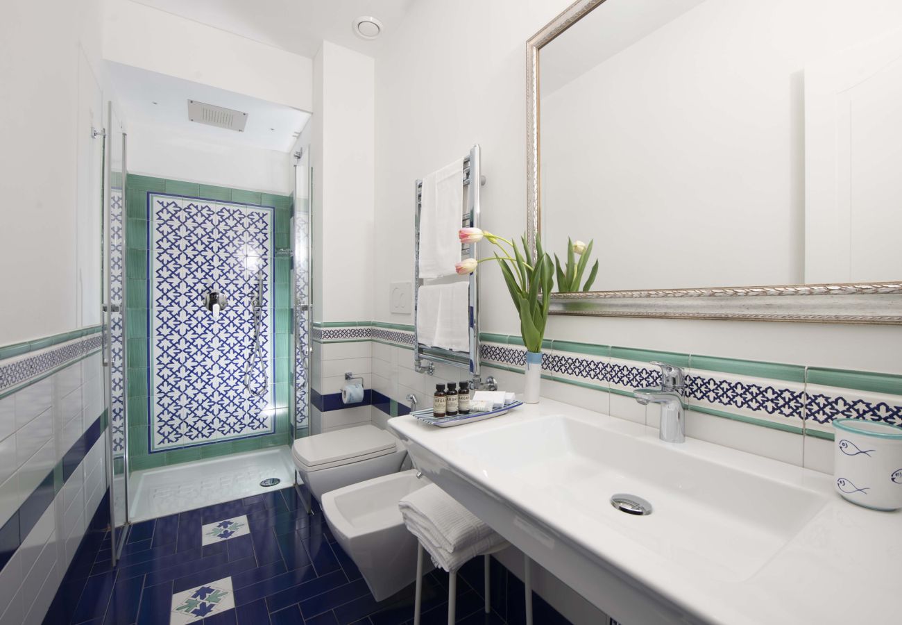 Villa in Amalfi - AMORE RENTALS - Villa Costa Incantata with Sea View and Jacuzzi