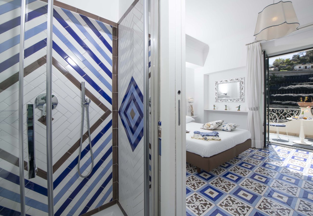 Villa in Amalfi - AMORE RENTALS - Villa Costa Incantata with Sea View and Jacuzzi