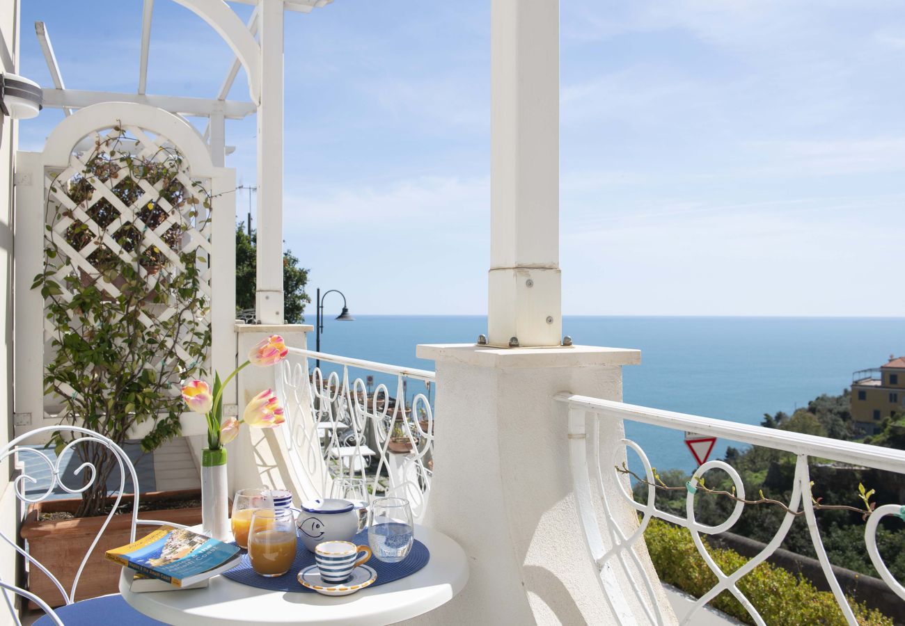 Villa in Amalfi - AMORE RENTALS - Villa Costa Incantata with Sea View and Jacuzzi
