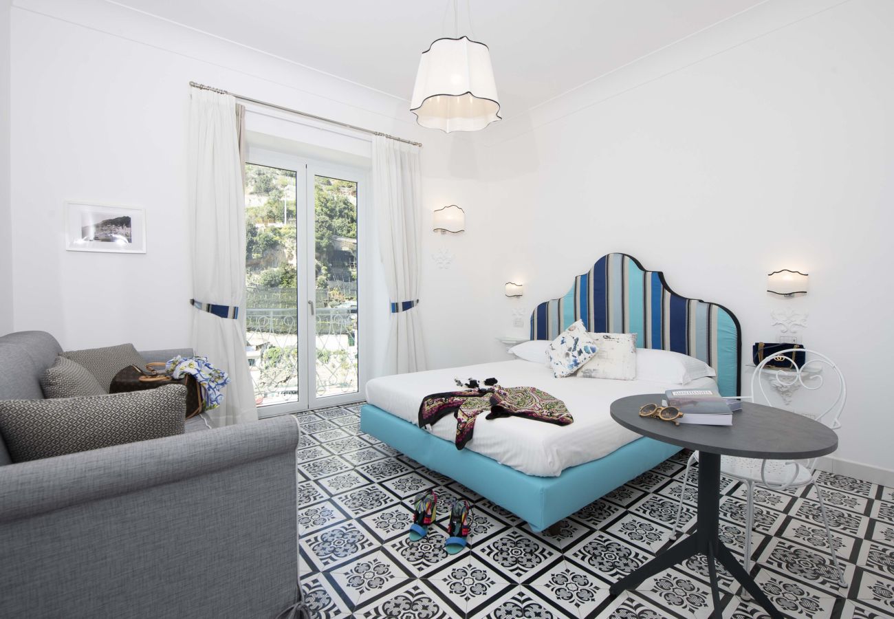 Villa in Amalfi - AMORE RENTALS - Villa Costa Incantata with Sea View and Jacuzzi