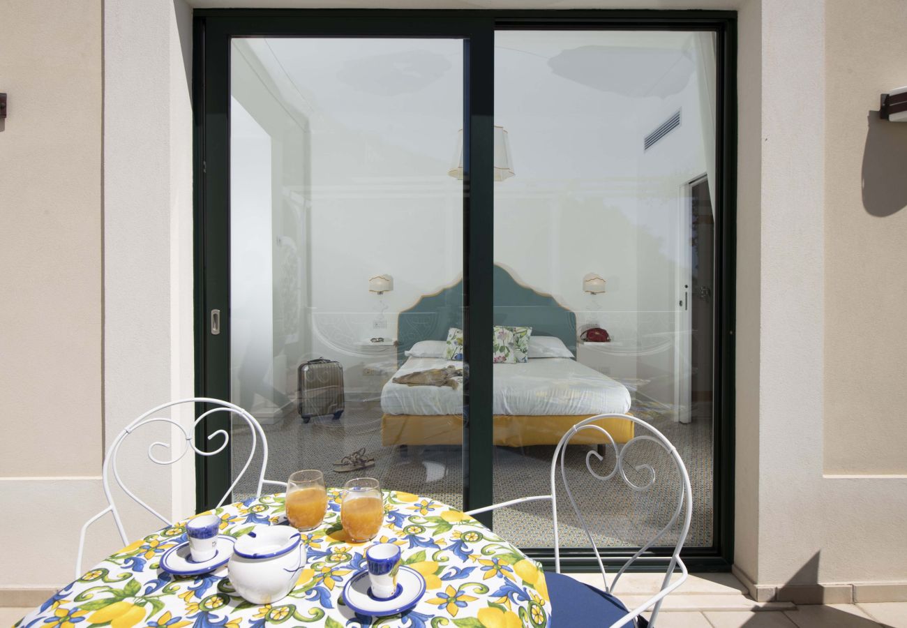 Villa in Amalfi - AMORE RENTALS - Villa Costa Incantata with Sea View and Jacuzzi