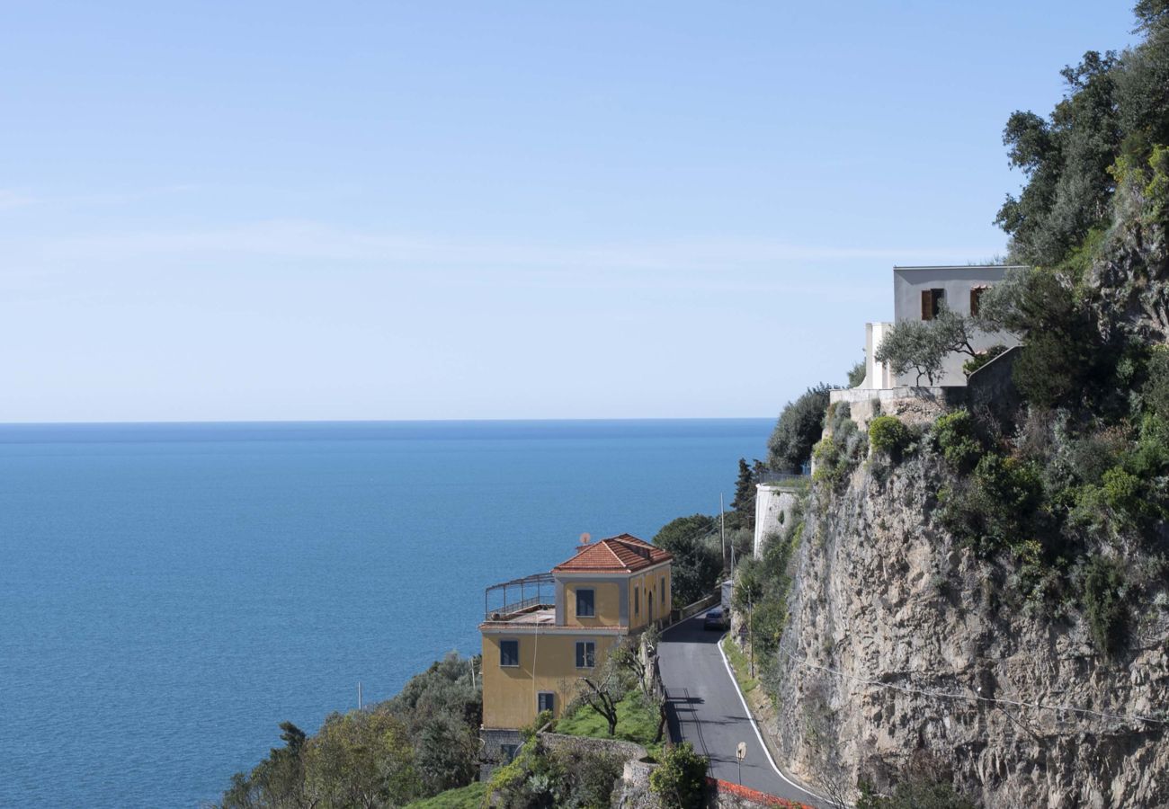 Villa in Amalfi - AMORE RENTALS - Villa Costa Incantata with Sea View and Jacuzzi