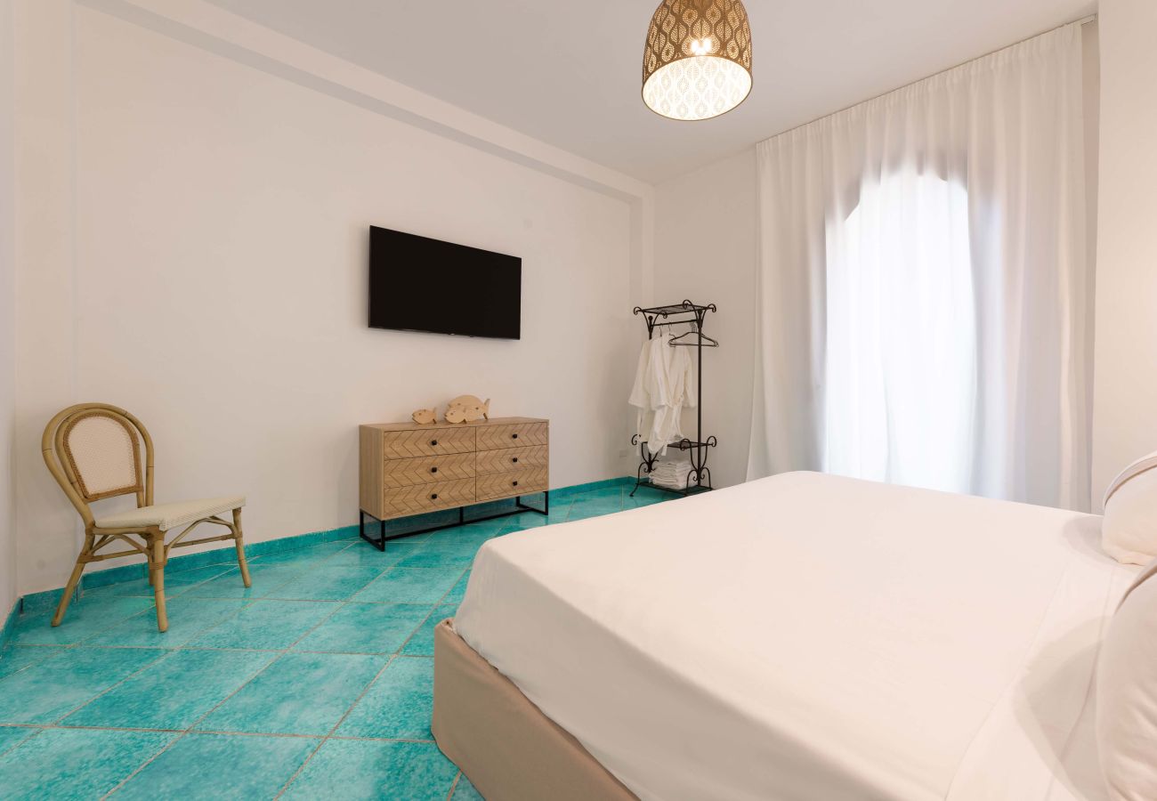 Villa in Massa Lubrense - AMORE RENTALS - Villa La Torre With Direct Access to The Sea