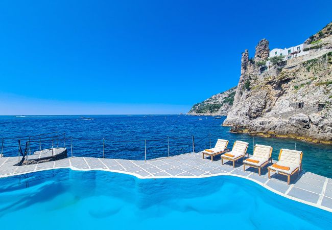 Villa in Furore - AMORE RENTALS - Villa Incanto sul Mare - Absolute Seclusion with Private Access to the Sea