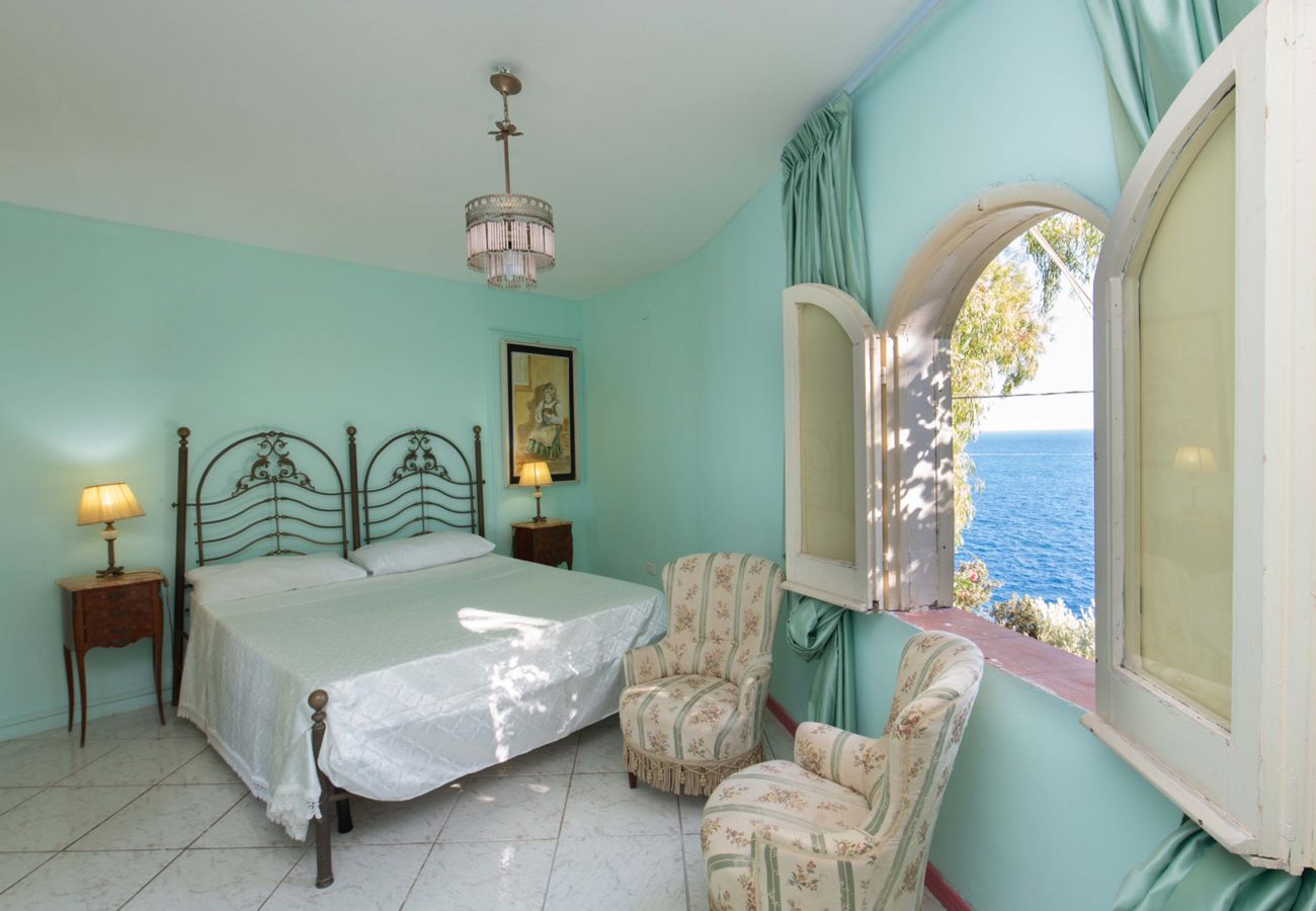 Villa in Furore - AMORE RENTALS - Villa Incanto sul Mare - Absolute Seclusion with Private Access to the Sea