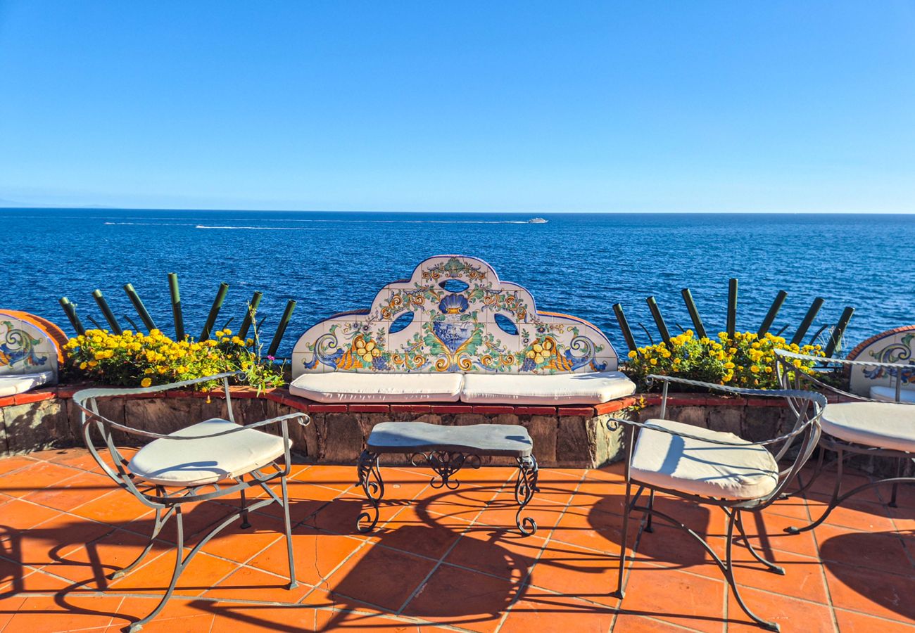 Villa in Furore - AMORE RENTALS - Villa Incanto sul Mare - Absolute Seclusion with Private Access to the Sea