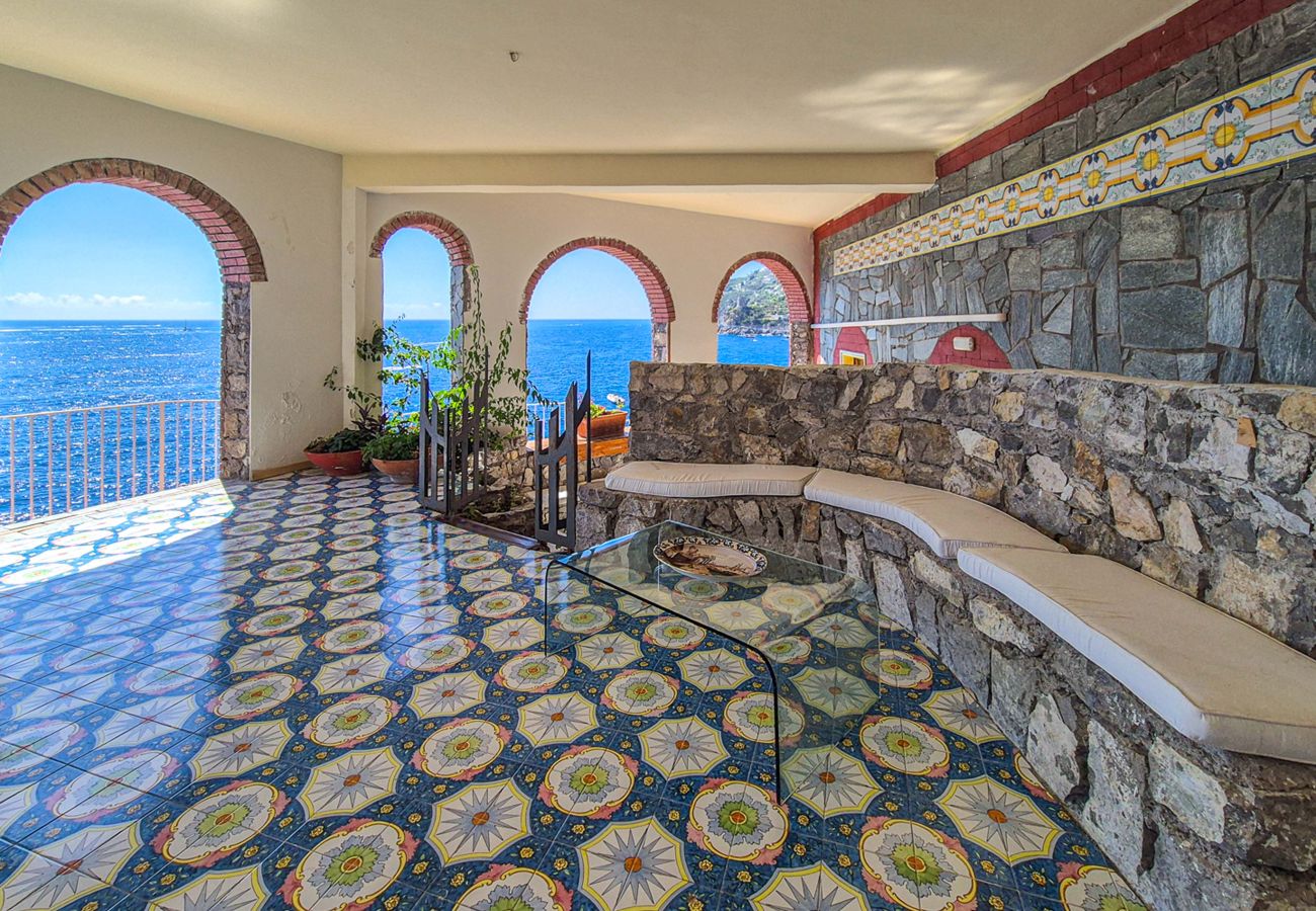 Villa in Furore - AMORE RENTALS - Villa Incanto sul Mare - Absolute Seclusion with Private Access to the Sea