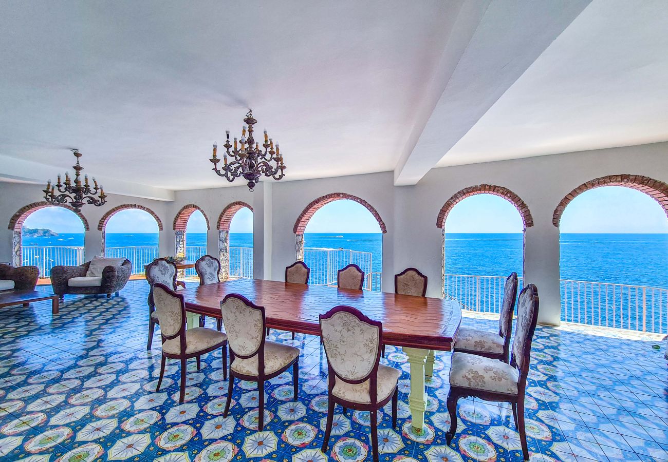 Villa in Furore - AMORE RENTALS - Villa Incanto sul Mare - Absolute Seclusion with Private Access to the Sea