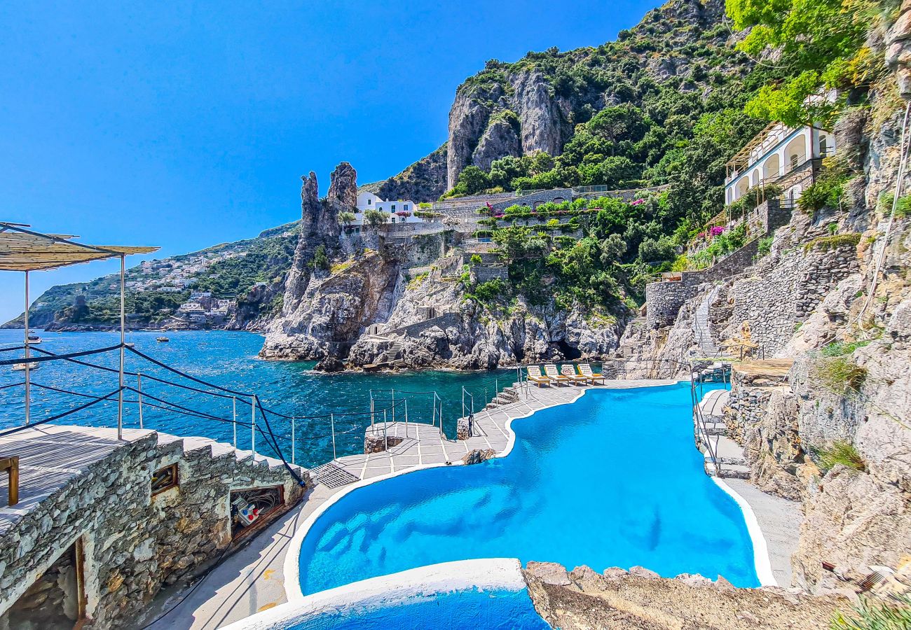 Villa in Furore - AMORE RENTALS - Villa Incanto sul Mare - Absolute Seclusion with Private Access to the Sea