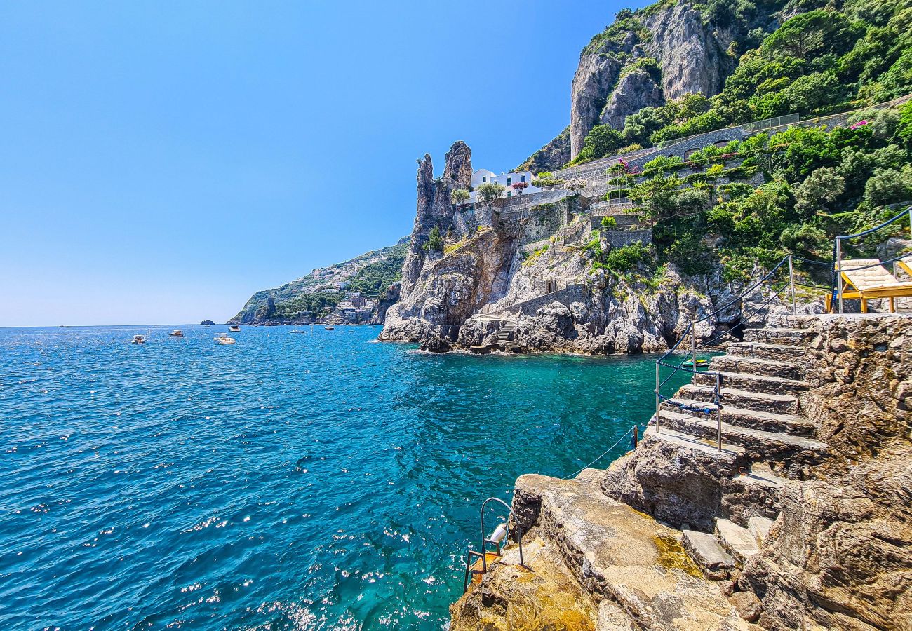 Villa in Furore - AMORE RENTALS - Villa Incanto sul Mare - Absolute Seclusion with Private Access to the Sea