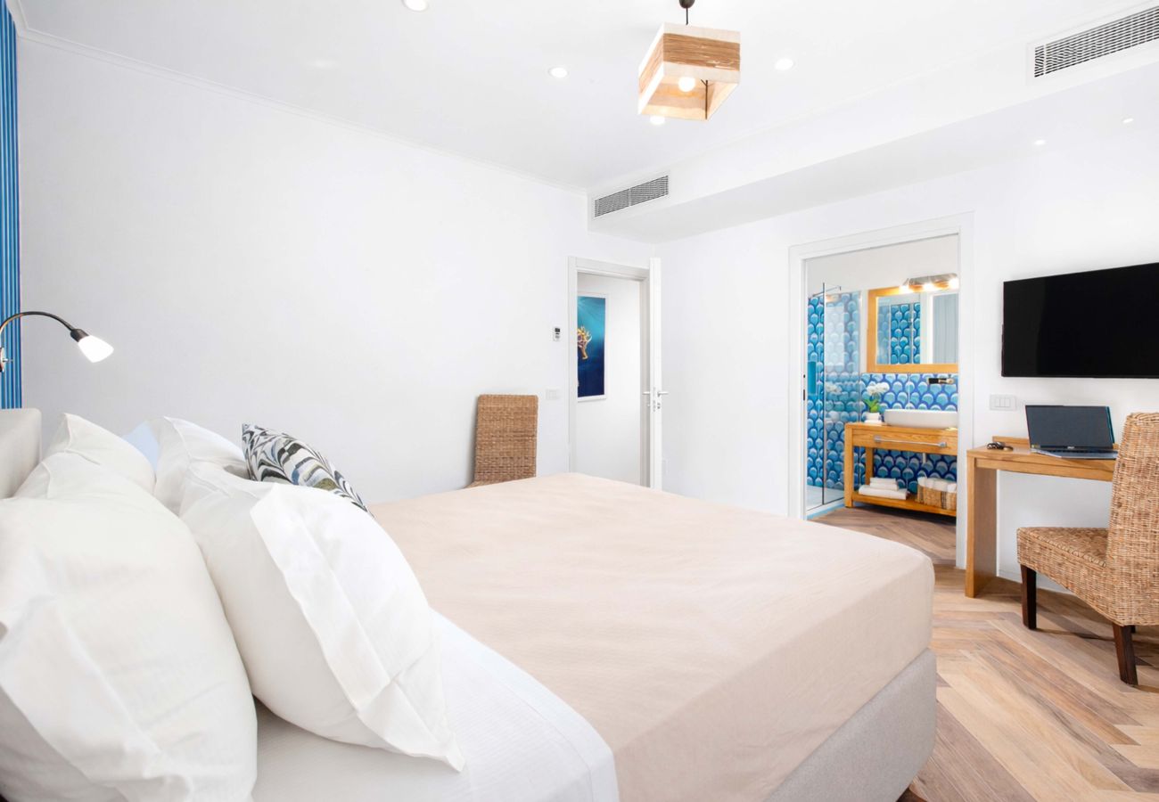 Apartment in Sorrento - AMORE RENTALS - Apartment Seapearl Sorrento with Sea View, Near the Beach