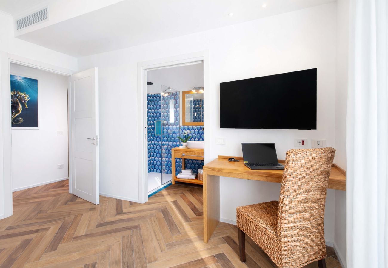 Apartment in Sorrento - AMORE RENTALS - Apartment Seapearl Sorrento with Sea View, Near the Beach