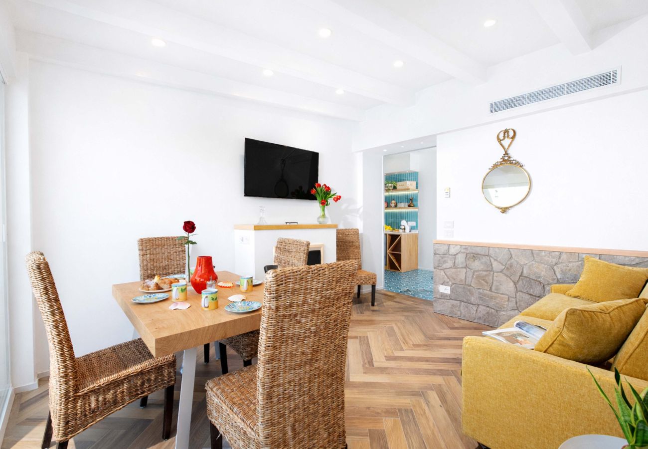 Apartment in Sorrento - AMORE RENTALS - Apartment Seapearl Sorrento with Sea View, Near the Beach