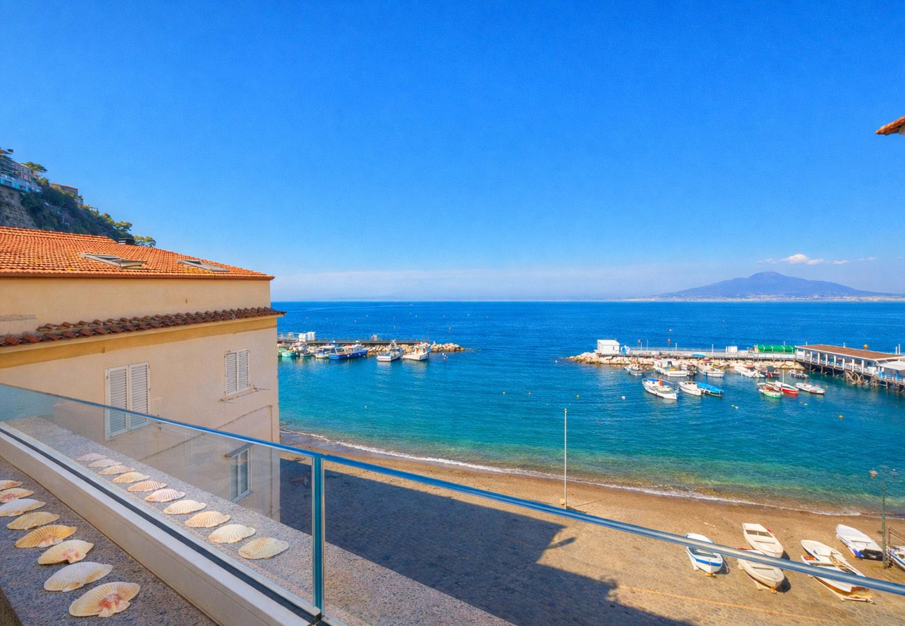 Apartment in Sorrento - AMORE RENTALS - Apartment Seapearl Sorrento with Sea View, Near the Beach