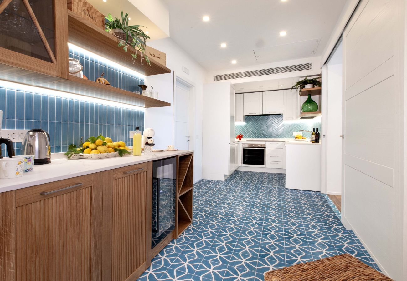 Apartment in Sorrento - AMORE RENTALS - Apartment Seapearl Sorrento with Sea View, Near the Beach