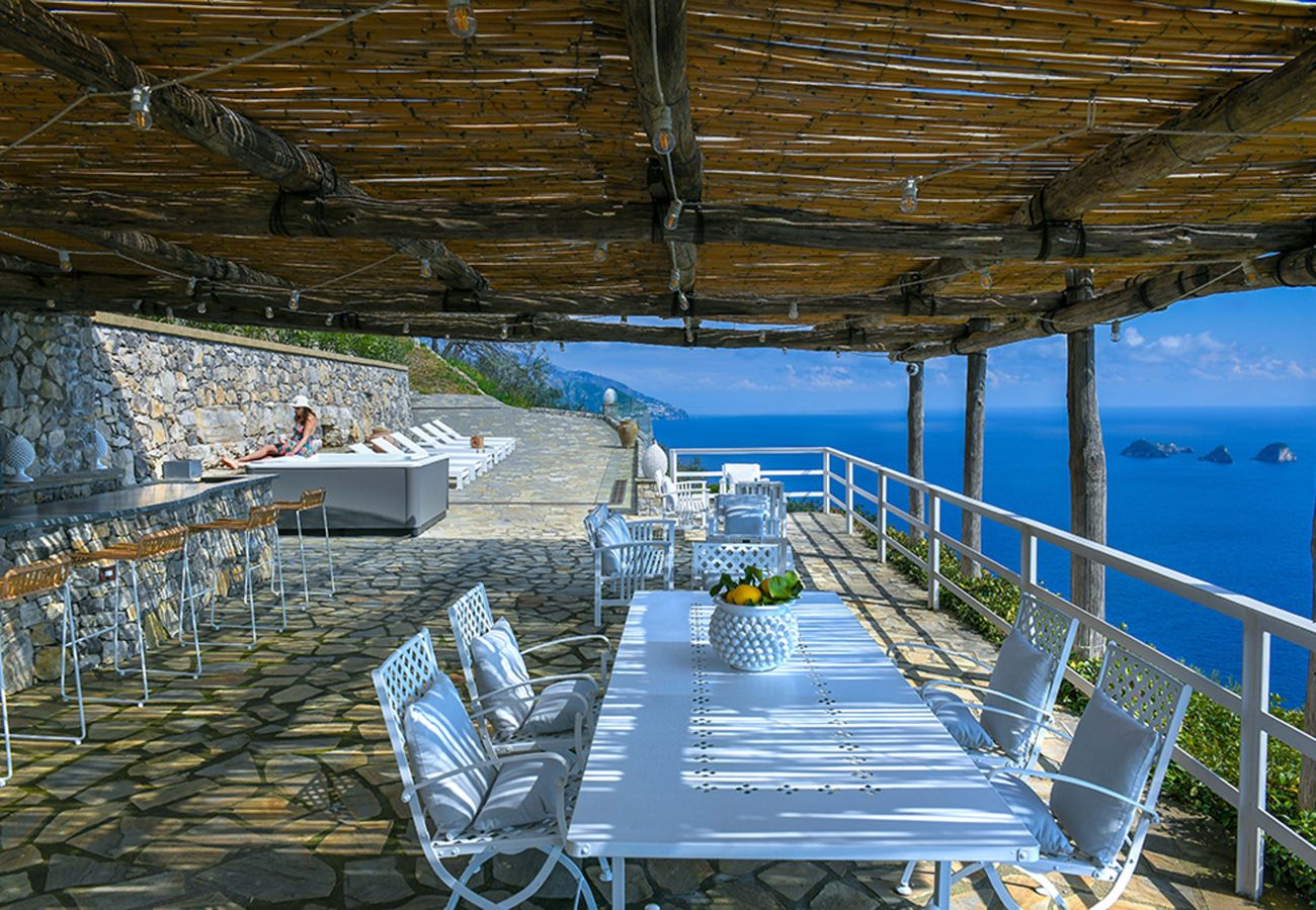 Villa in Massa Lubrense - AMORE RENTALS - Villa Lantana. Silence, Nature & Panoramic Hot Tub