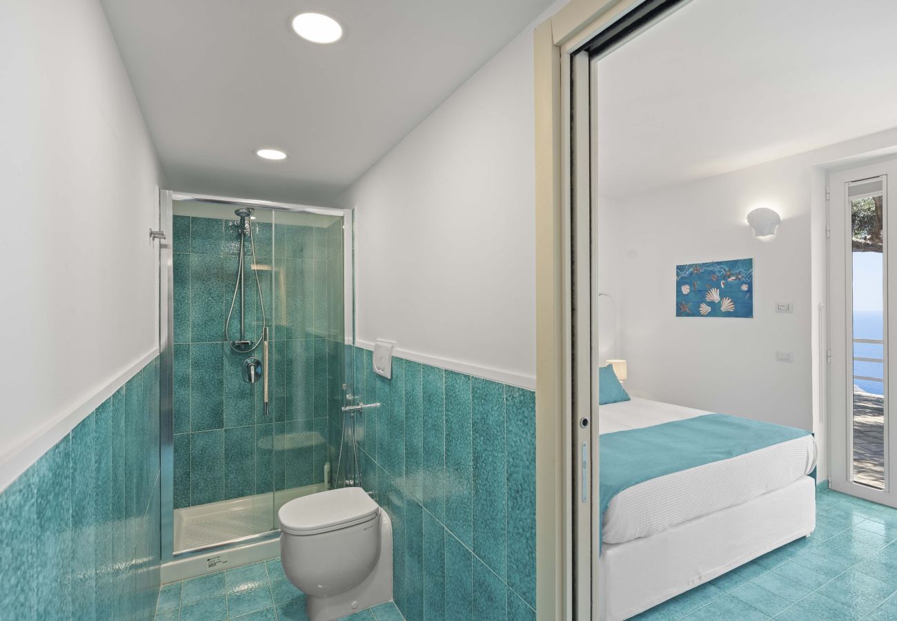 Villa in Massa Lubrense - AMORE RENTALS - Villa Lantana. Silence, Nature & Panoramic Hot Tub