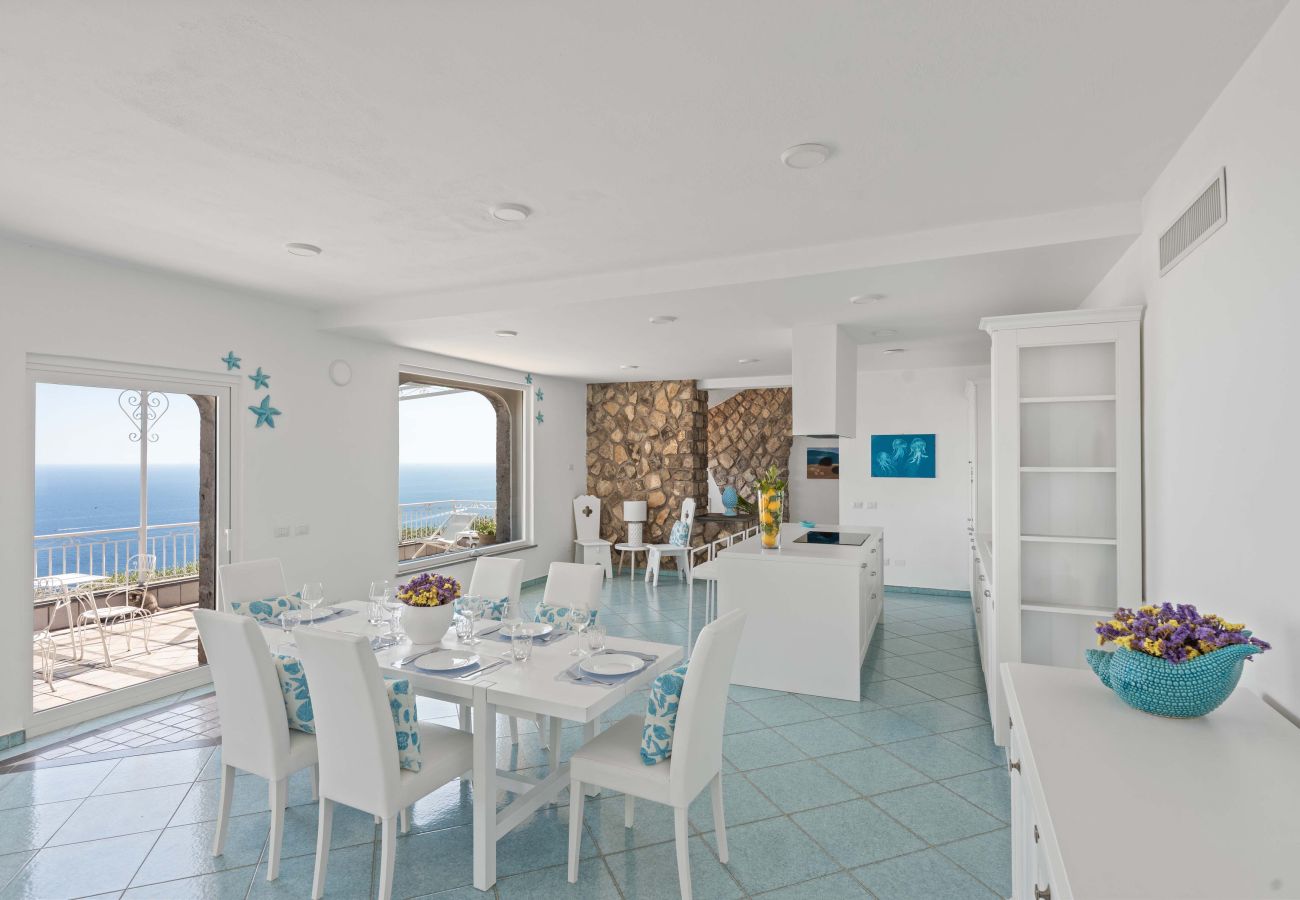 Villa in Massa Lubrense - AMORE RENTALS - Villa Lantana. Silence, Nature & Panoramic Hot Tub