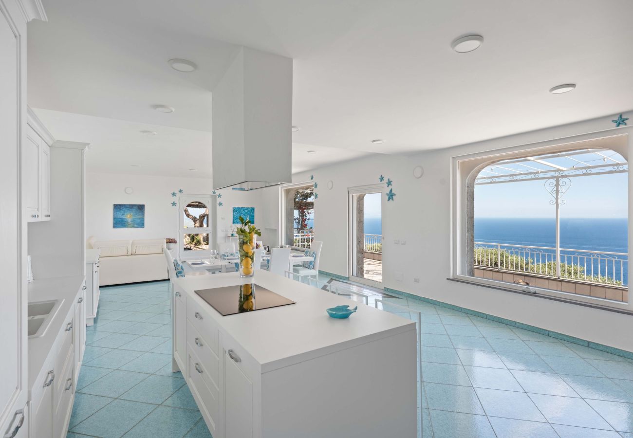 Villa in Massa Lubrense - AMORE RENTALS - Villa Lantana. Silence, Nature & Panoramic Hot Tub