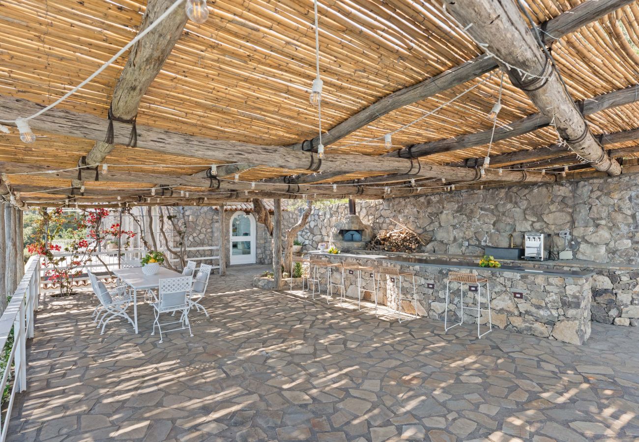 Villa in Massa Lubrense - AMORE RENTALS - Villa Lantana. Silence, Nature & Panoramic Hot Tub