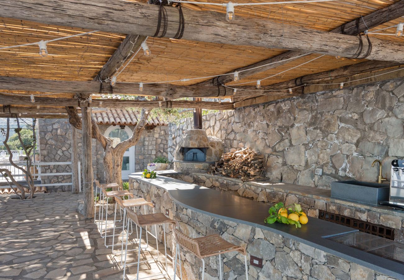 Villa in Massa Lubrense - AMORE RENTALS - Villa Lantana. Silence, Nature & Panoramic Hot Tub