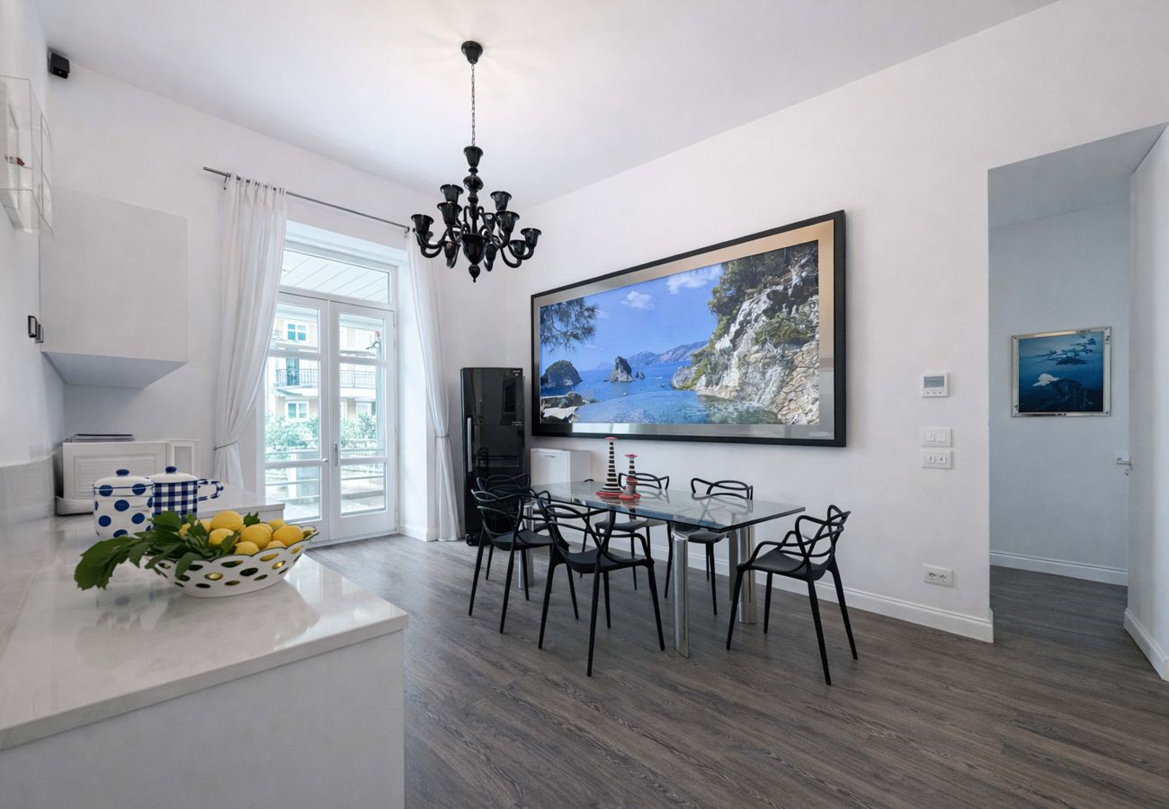 Apartment in Sorrento - AMORE RENTALS - Diamond Home De Luxe - Luxury Apartment with Terrace in Central Sorrento