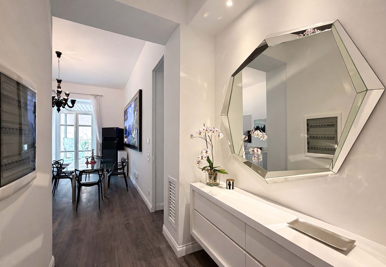 Apartment in Sorrento - AMORE RENTALS - Diamond Home De Luxe - Luxury Apartment with Terrace in Central Sorrento