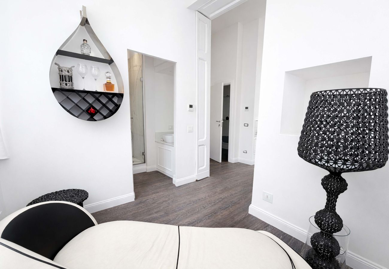 Apartment in Sorrento - AMORE RENTALS - Diamond Home De Luxe - Luxury Apartment with Terrace in Central Sorrento