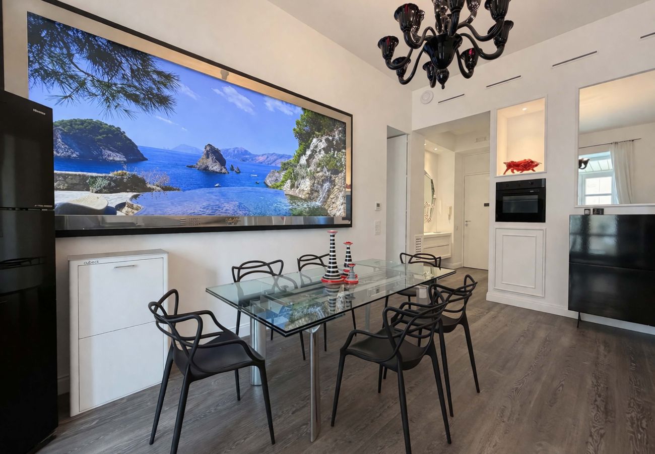 Apartment in Sorrento - AMORE RENTALS - Diamond Home De Luxe - Luxury Apartment with Terrace in Central Sorrento