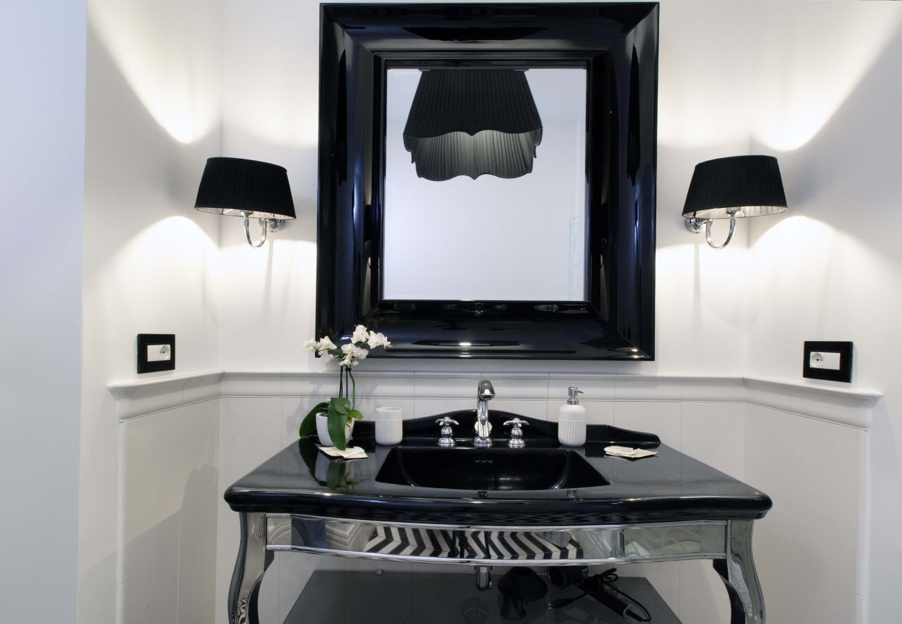 Apartment in Sorrento - AMORE RENTALS - Diamond Home De Luxe - Luxury Apartment with Terrace in Central Sorrento