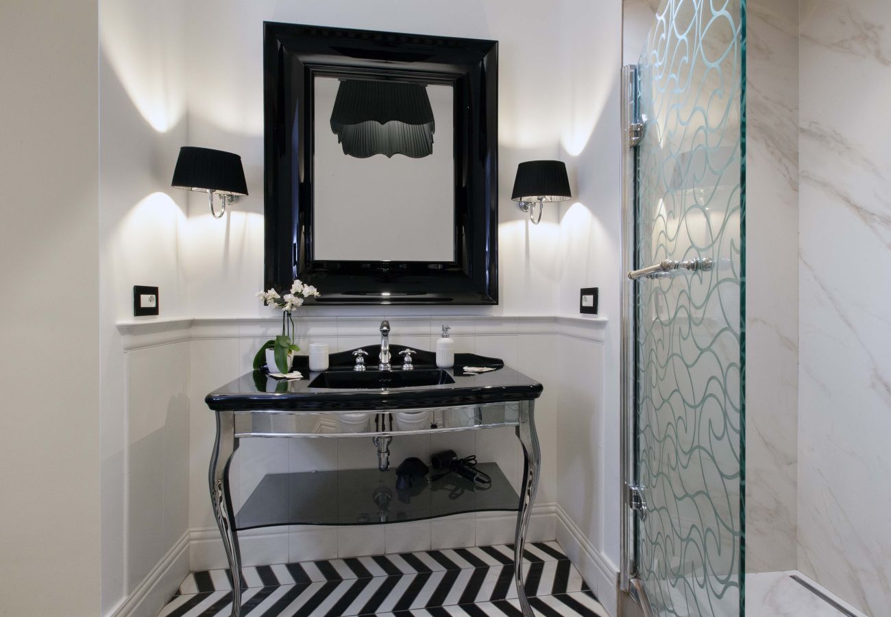 Apartment in Sorrento - AMORE RENTALS - Diamond Home De Luxe - Luxury Apartment with Terrace in Central Sorrento